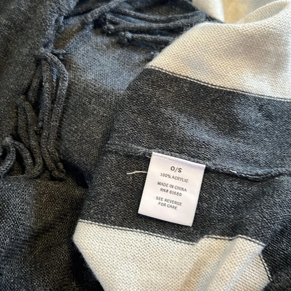 525 America Oversized Sweater Poncho Cape Striped Turtle Neck Fringe Flowy OS - Picture 4 of 10